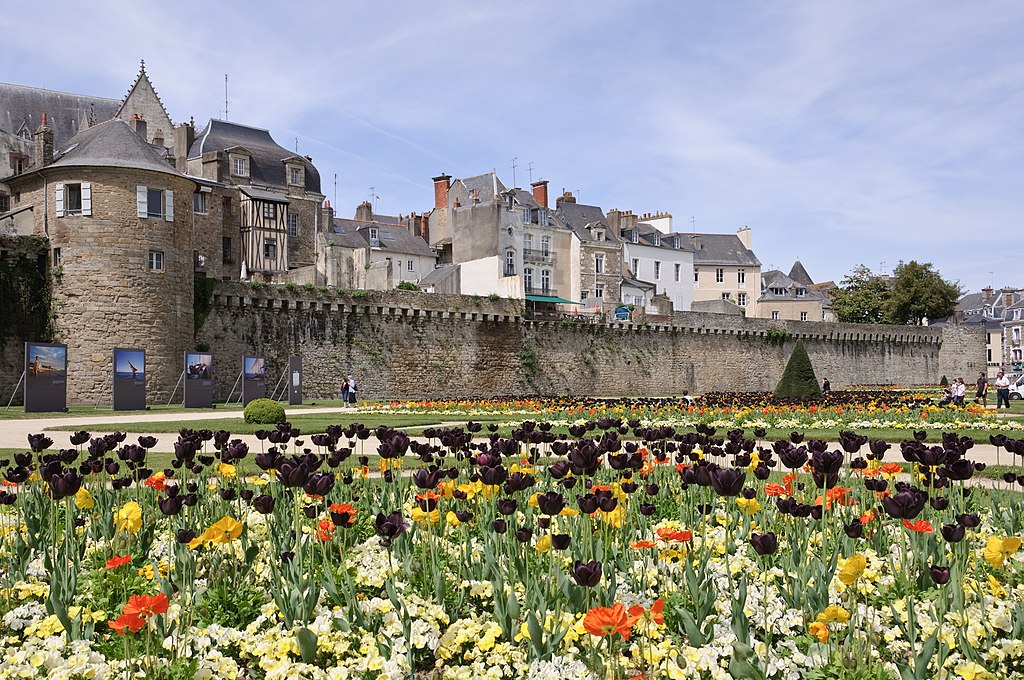 rempart vannes morbihan jardin